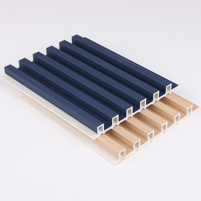 Qualität Gerillte hölzerne zusammengesetzte Decking-Plastikbretter PVCs 8mm Fabrik